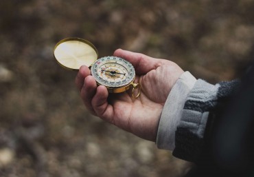 When To Buy Sell or Hold On The Stock